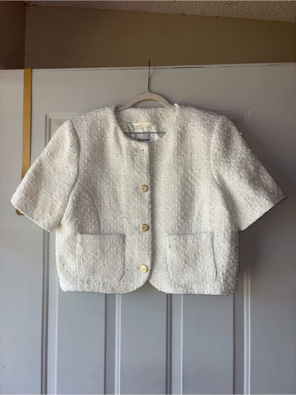 Abercrombie & Fitch White Short-Sleeve Bouclé Blazer with Gold Buttons